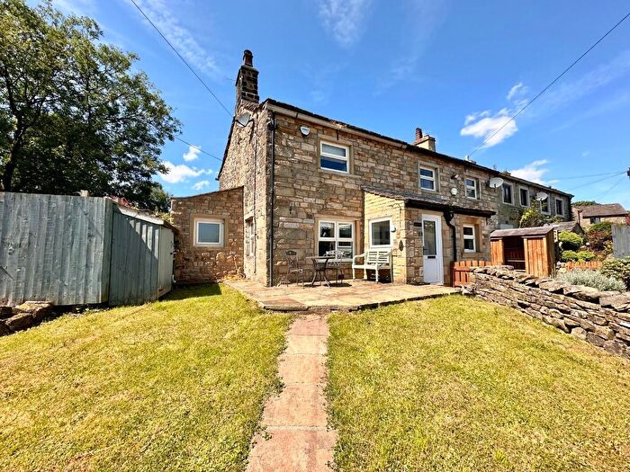 2 Bedroom Cottage For Sale In Parkinson Terrace, Trawden, Colne, BB8