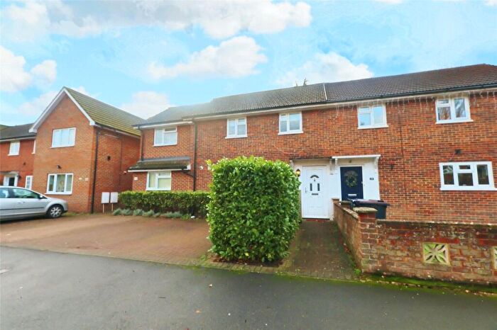 2 Bedroom Terraced House To Rent In Hawthorn Road, Woking, Surrey, GU22