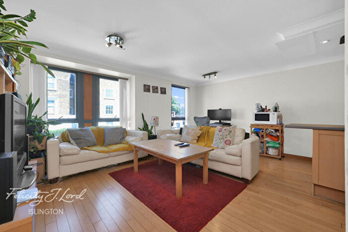 2 Bedroom Apartment For Sale In Southgate Road, London, N1