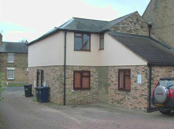 2 Bedroom Flat To Rent In The Highway, Great Staughton, PE19