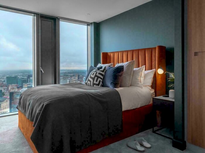 2 Bedroom Apartment To Rent In The Mercian, Broad Street, Birmingham, B15