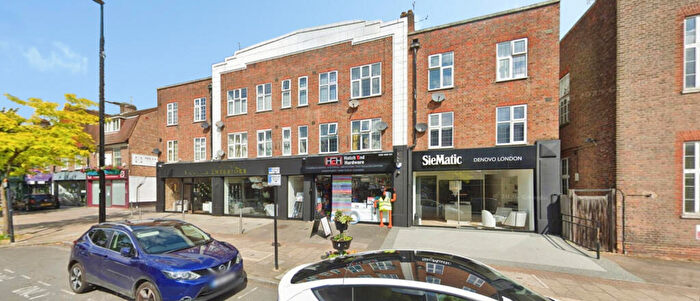 2 Bedroom Flat To Rent In Uxbridge Road, Hatch End, HA5