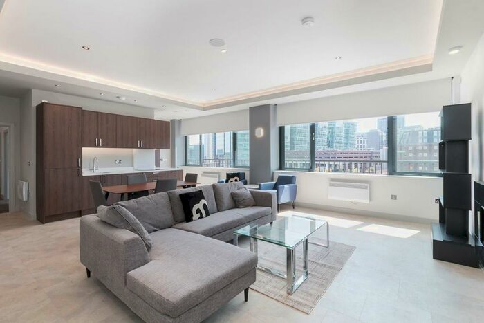 2 Bedroom Apartment To Rent In St James' Court, Lionel Street, B3