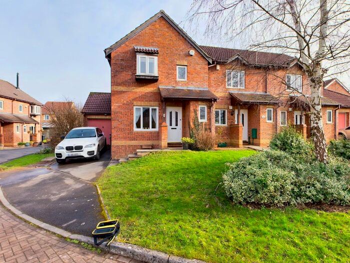 3 Bedroom End Of Terrace House To Rent In Pendock Court, Emersons Green, Bristol, BS16