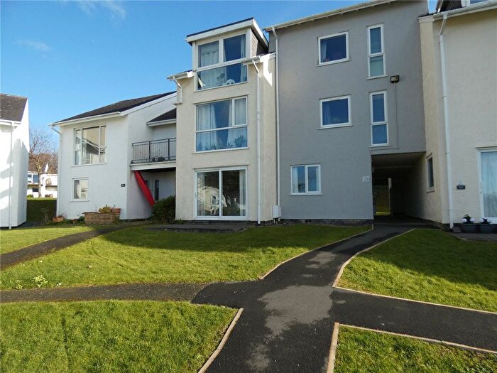 2 Bedroom Flat For Sale In Ffordd Glyder, Y Felinheli, Gwynedd, LL56