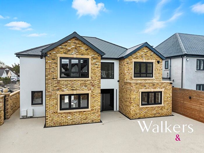 6 Bedroom Detached House For Sale In Noak Hill Road, Billericay, CM12