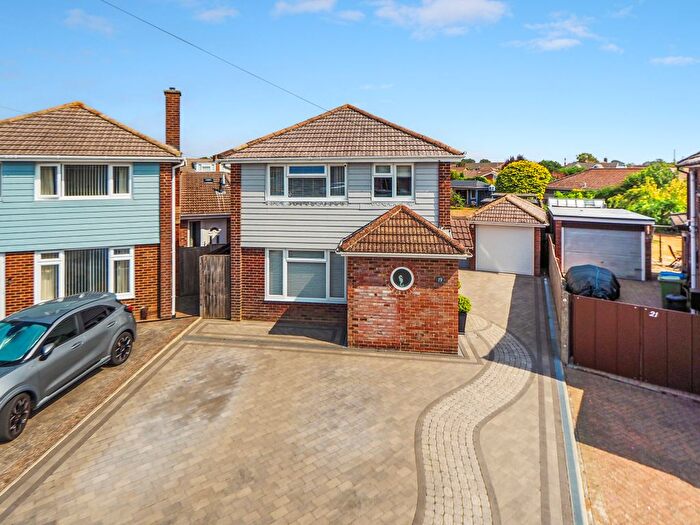 4 Bedroom Detached House For Sale In Berkeley Close, Hill Head, Fareham, PO14