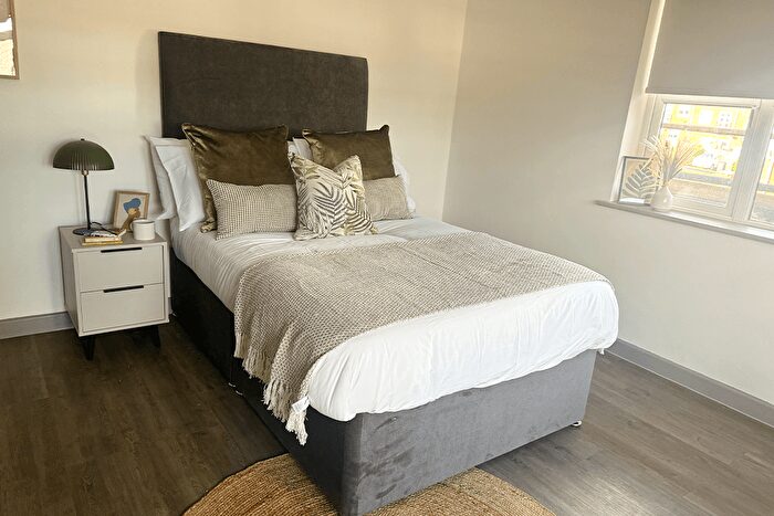 1 Bedroom Apartment To Rent In Mersey Walk, CH42