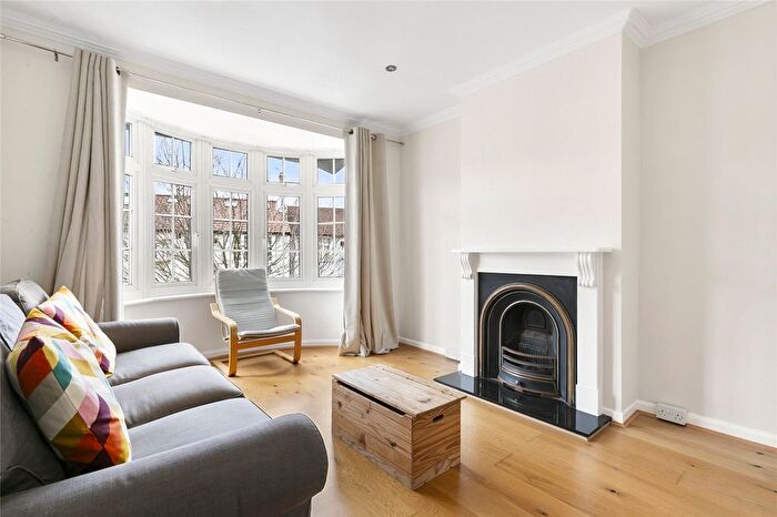 2 Bedroom Flat For Sale In Edgeley Road, London, SW4