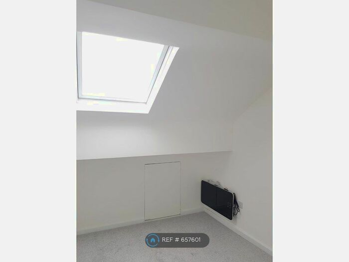 2 Bedroom Flat To Rent In Abbeydale Road, Sheffield, S7