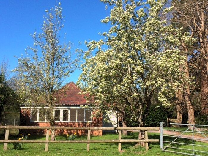 1 Bedroom Detached Bungalow To Rent In Brickhouse Hill, Hook, RG27