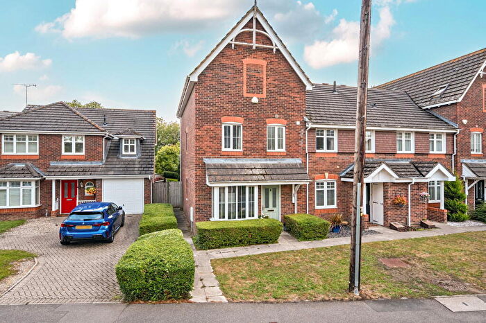 4 Bedroom End Of Terrace House For Sale In Station Road, Lingfield, RH7