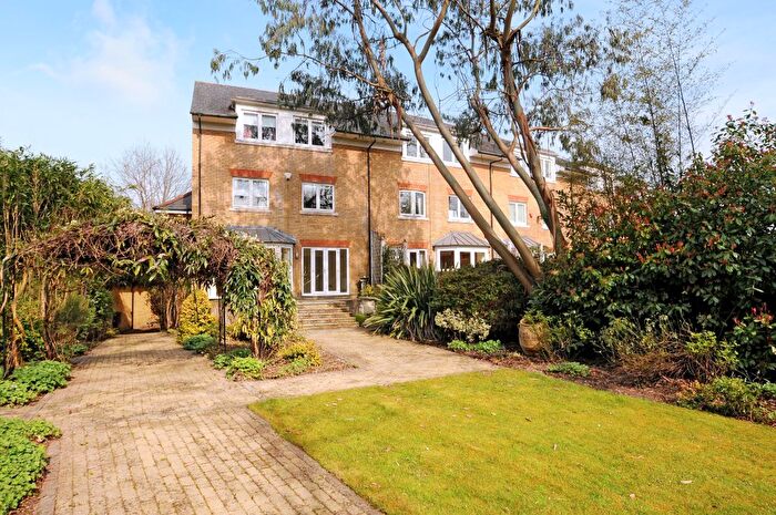 5 Bedroom End Of Terrace House To Rent In St David's Drive, Englefield Green, TW20