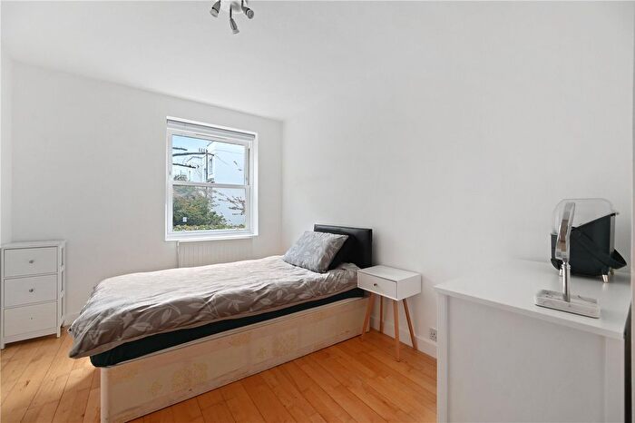 1 Bedroom Flat For Sale In Clarendon Road, London, W11