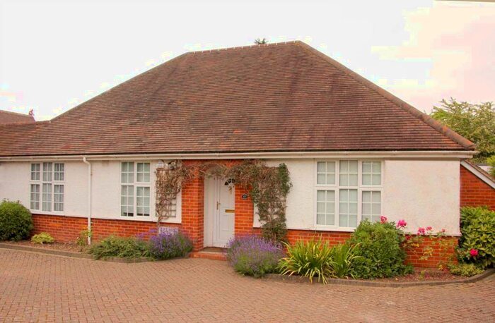 10 Bedroom Semi-Detached House To Rent In Cressingham Road, Reading, RG2