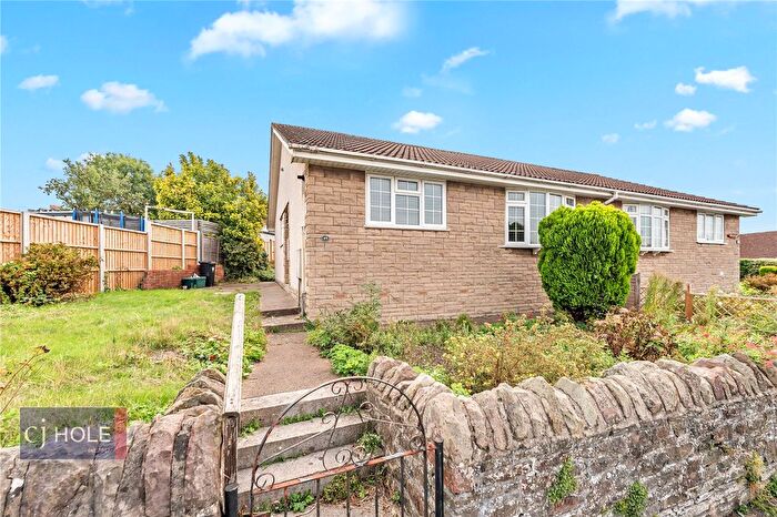 2 Bedroom Bungalow To Rent In Forest Road, Kingswood, Bristol, BS15