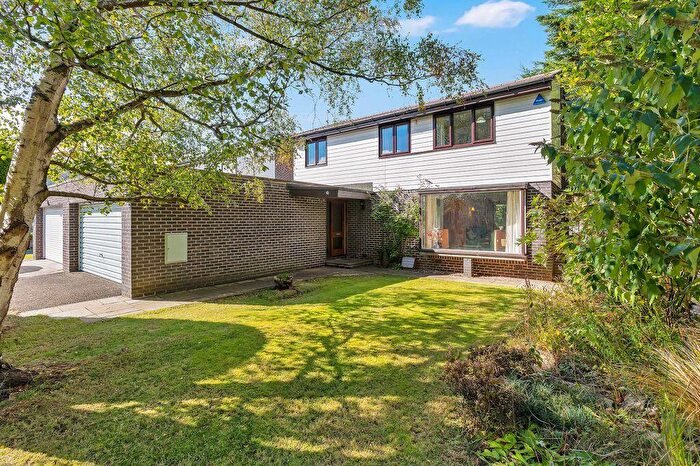 4 Bedroom Link Detached House For Sale In Winton Drive, Fairmilehead, Edinburgh, EH10