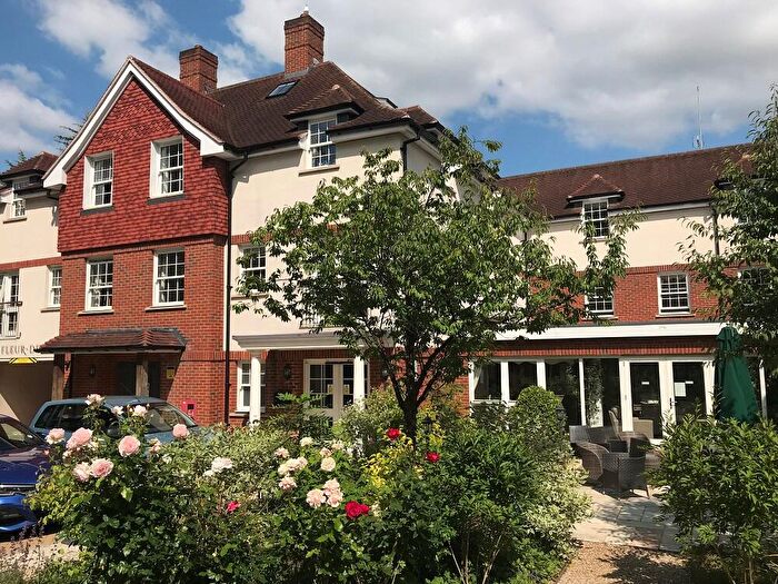 2 Bedroom Apartment For Sale In Wiltshire Road, Wokingham, Berkshire, RG40