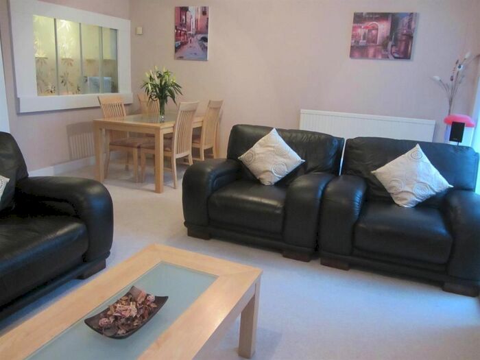 3 Bedroom Semi-Detached House To Rent In Minley Avenue, Harborne, Birmingham, B17