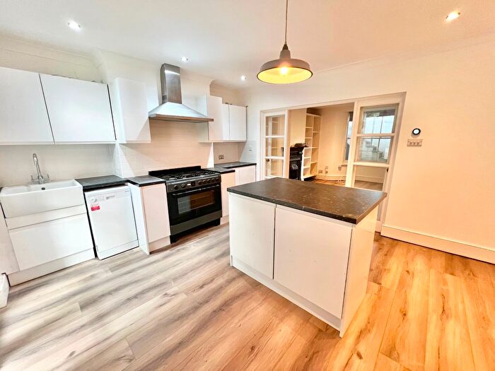 3 Bedroom Terraced House To Rent In Sutherland Road, Brighton, BN2