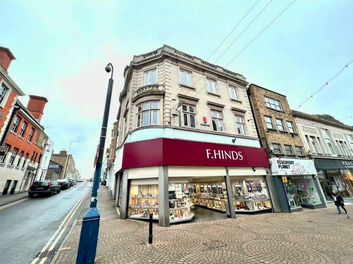 1 Bedroom Flat To Rent In High Street, Ramsgate, Kent, CT11