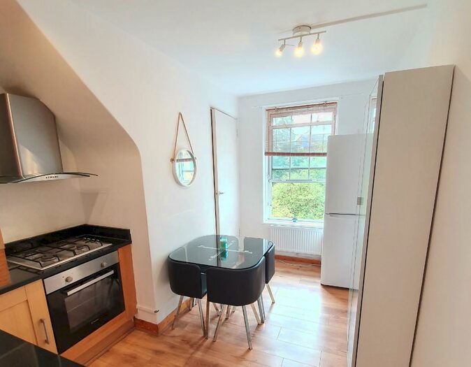 3 Bedroom Maisonette To Rent In Hazellville Road, London, N19