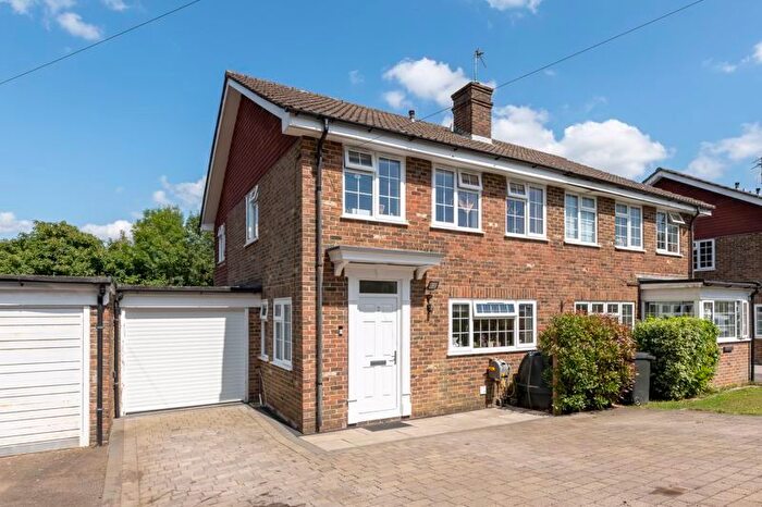 3 Bedroom Semi-Detached House For Sale In Forest View, Nutley, TN22