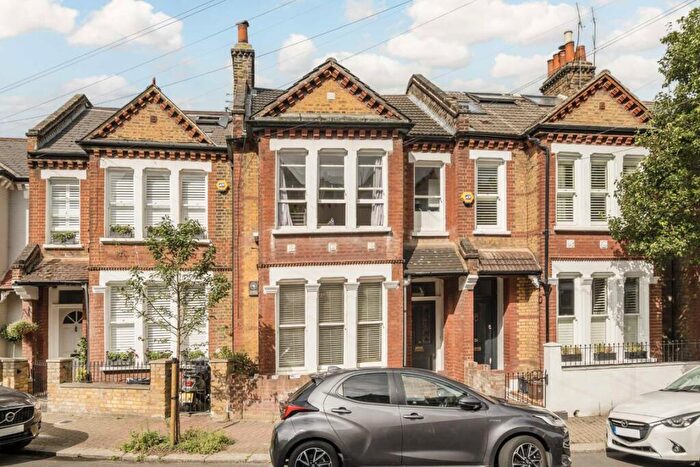 2 Bedroom Flat To Rent In Marney Road, Battersea, SW11