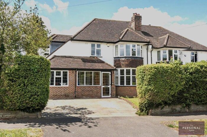 4 Bedroom Semi-Detached House To Rent In Vernon Walk, Tadworth, KT20