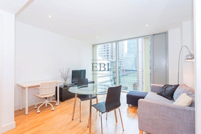 1 Bedroom Apartment To Rent In Landmark East Tower, Marsh Wall, Canary Wharf, E14