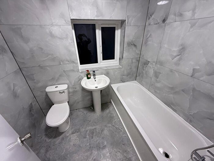 3 Bedroom Terraced House To Rent In Webb Close, Slough, SL3