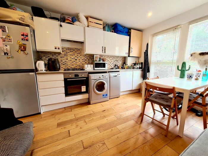 2 Bedroom Flat To Rent In Stock Orchard Crescent, Holloway, N7