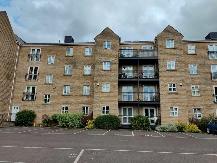 2 Bedroom Flat To Rent In Longfellow Court, Mytholmroyd, HX7