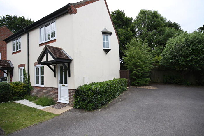 2 Bedroom End Of Terrace House To Rent In Simmons Field, Thatcham, RG18