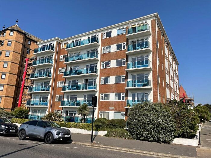 3 Bedroom Apartment For Sale In Kingsway, Hove, BN3