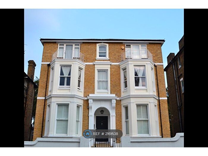3 Bedroom Flat To Rent In Church Road, Richmond, TW10