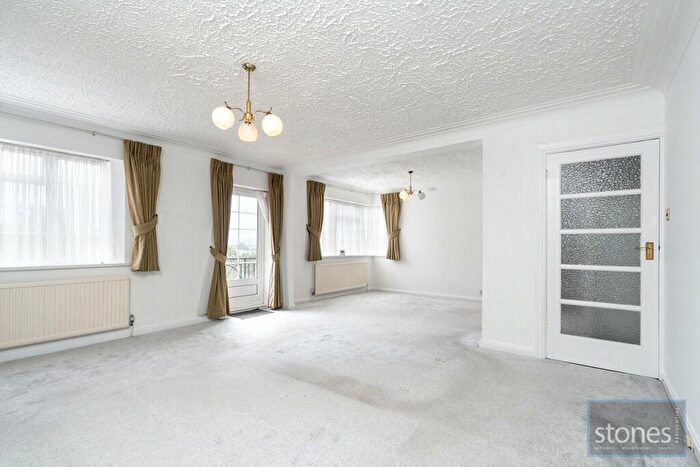 2 Bedroom Apartment To Rent In Mulberry Close, London, NW4