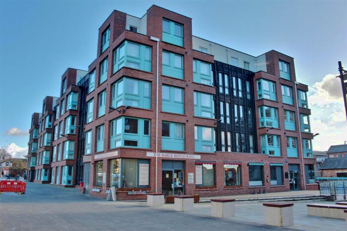 2 Bedroom Flat For Sale In Barge Arm, Gloucester Docks, GL1