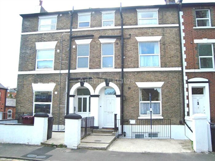 1 Bedroom Flat To Rent In Watlington Street, Reading, RG1