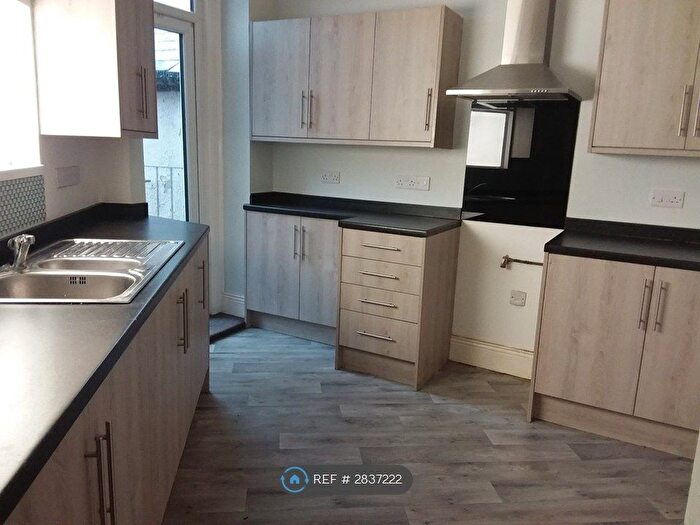 4 Bedroom Maisonette To Rent In Ravensworth View, Gateshead, NE11