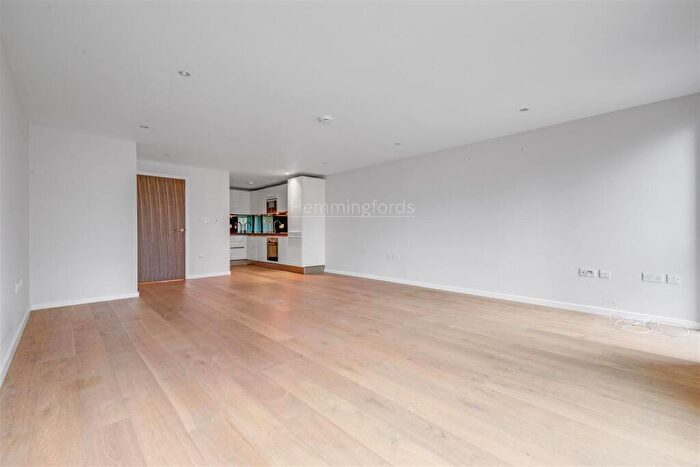 2 Bedroom Apartment For Sale In Blackthorn Avenue, London, N7