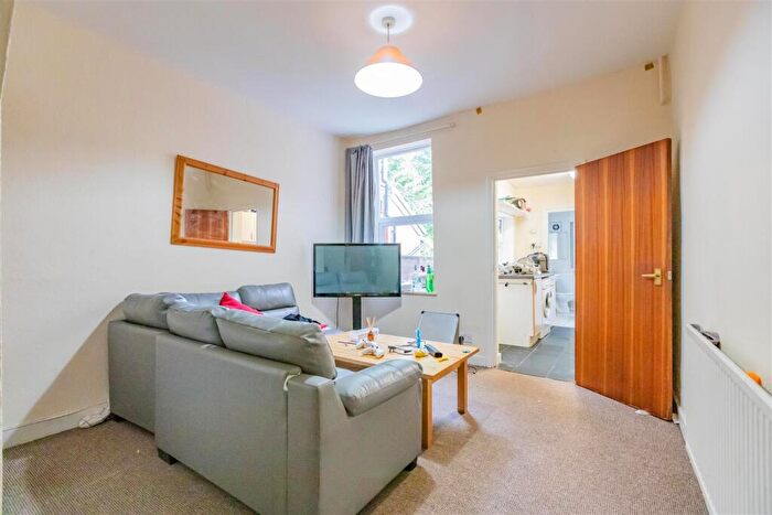 3 Bedroom House To Rent In Gleave Road, Selly Oak, Birmingham, West Midlands, B29