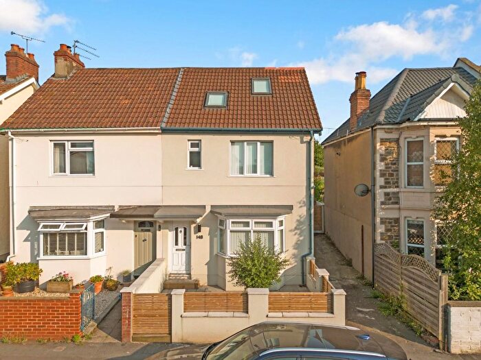 4 Bedroom Semi-Detached House To Rent In Bloomfield Road, Bristol, BS4
