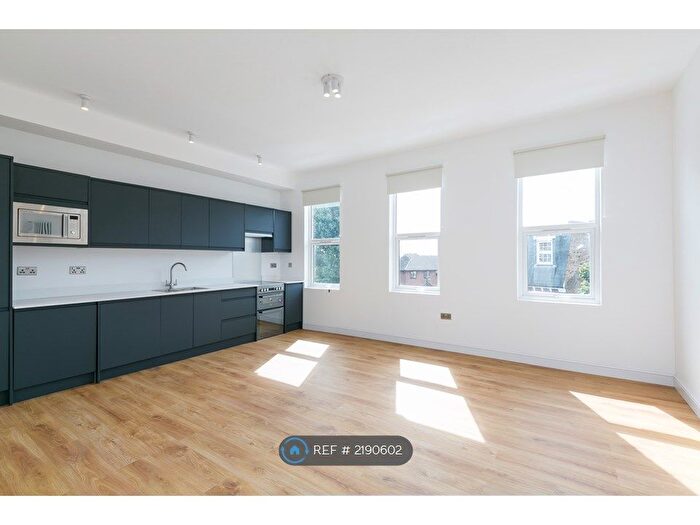 2 Bedroom Flat To Rent In Leopold Road, London, SW19