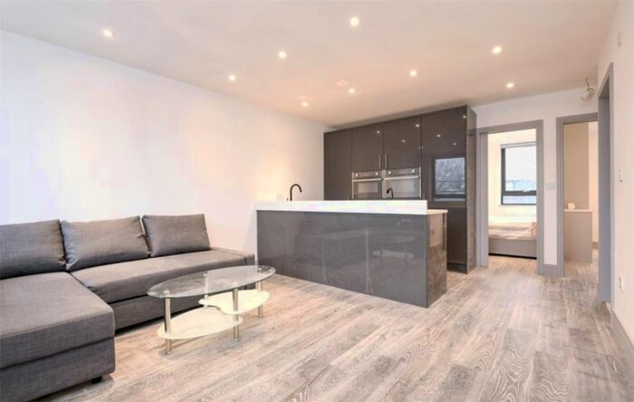2 Bedroom Flat To Rent In Business Centre, Commerce Road, Brentford, TW8