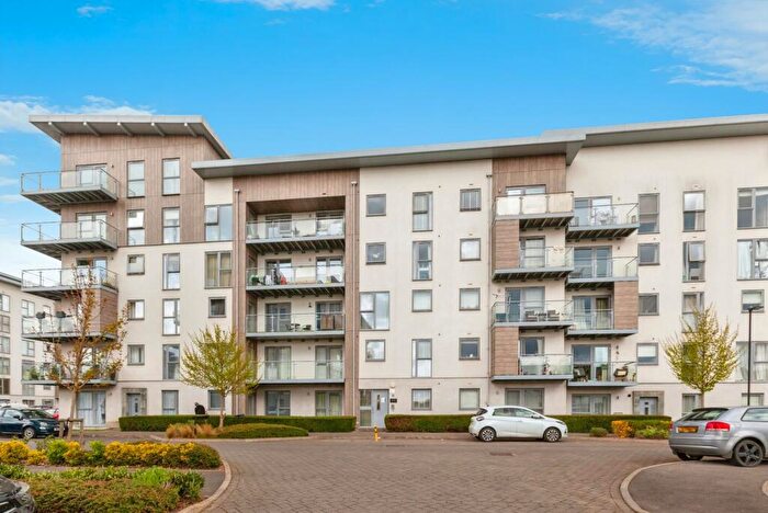 2 Bedroom Flat For Sale In Wallingford Way, Maidenhead, Berkshire, SL6