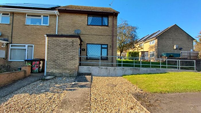 2 Bedroom End Of Terrace House For Sale In Cleeves Corner, Over Norton, OX7