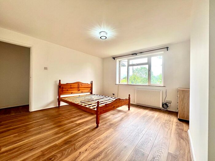 2 Bedroom Flat To Rent In Wokingham Road, Reading, RG6