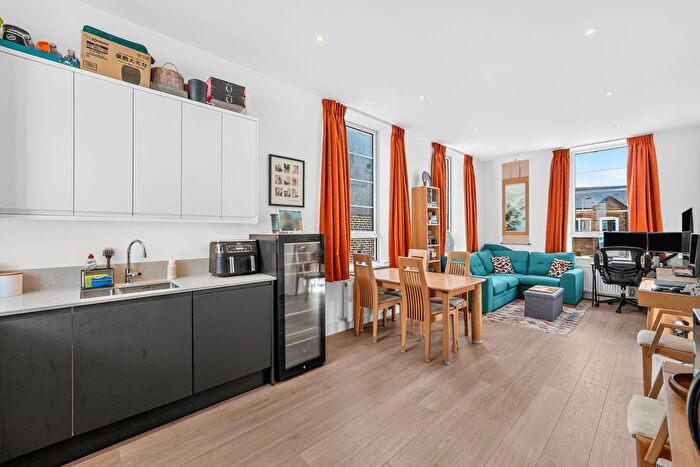 1 Bedroom Flat For Sale In Normanby House, Putney Bridge Road, SW15
