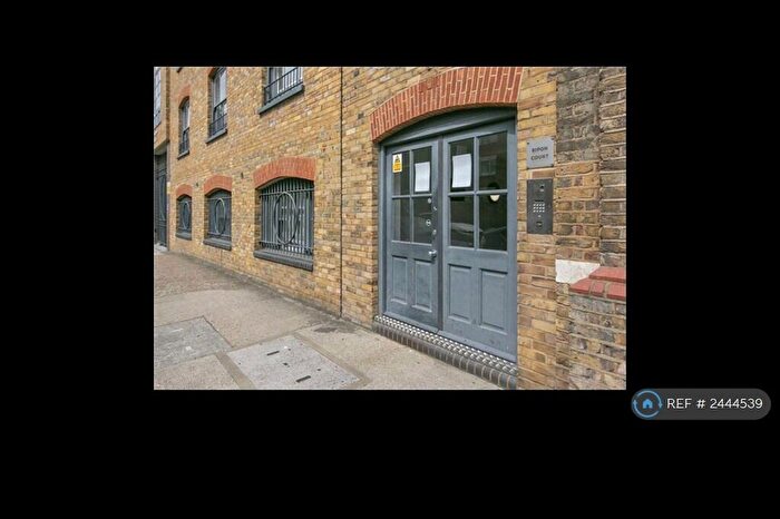 Studio To Rent In Ripon Court, London, E14